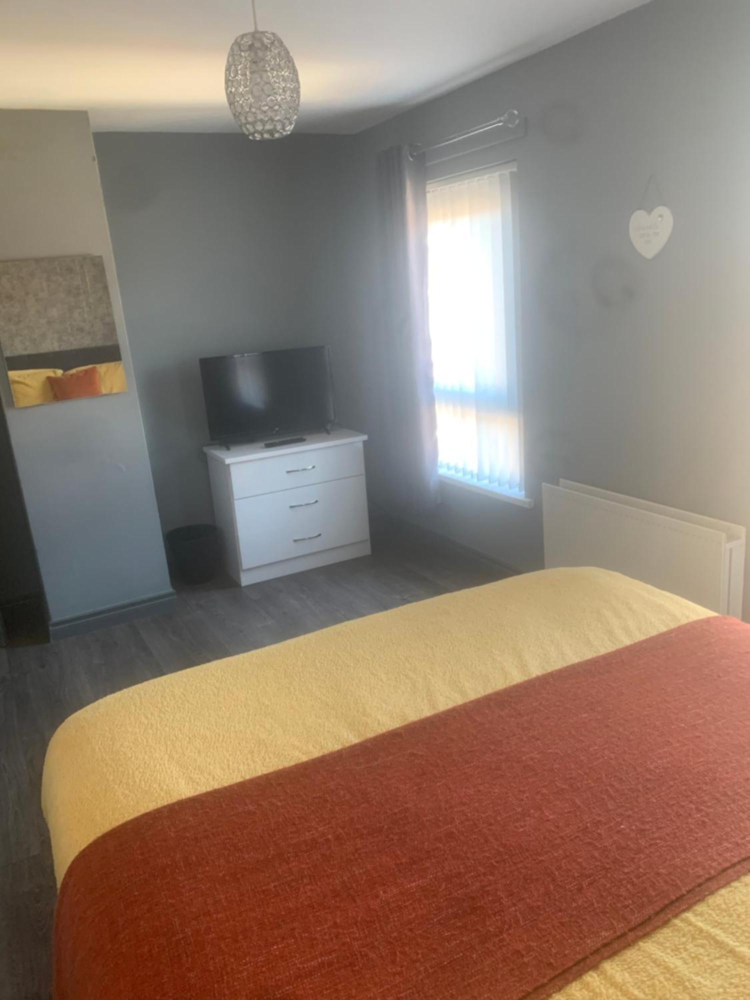 2 Bedroom House Belfast City ภายนอก รูปภาพ
