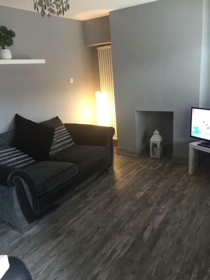 2 Bedroom House Belfast City ภายนอก รูปภาพ